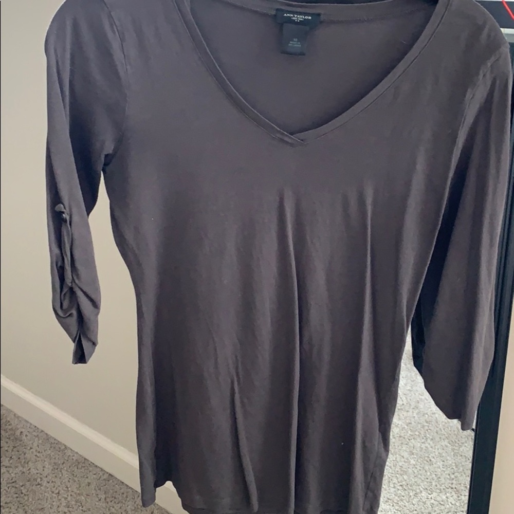 Mid length sleeve v neck, XS